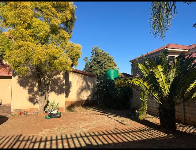 3 BEDROOM HOUSE FOR SALE IN FLORA PARK